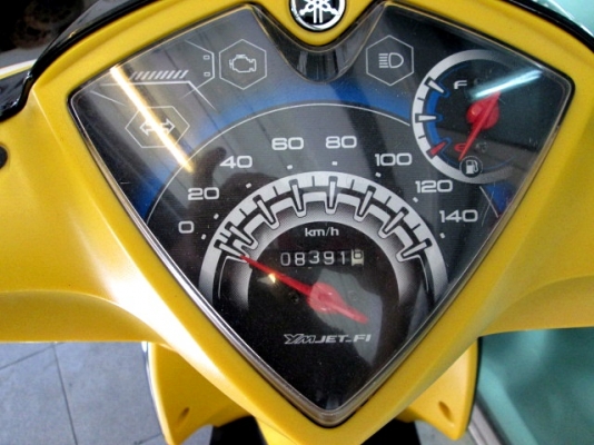 MIO 115 i สีเหลืองดำ  ตัวท๊อป ล้อแมกซ์ รถเดือน ธันวาคม ปี 55 ไมล์ 8 พันโล แถม 3 รายการ  25900