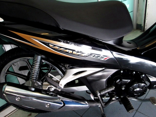 wave 125 i สีดำ สวย อมตะ ใส่ล้อแมกซ์แต่งยางใหม่หน้าหลัง สต๊าทเท้า รถเดือน กุมภาพันธุ์ ปี 58 ไมล์ 4 พันโล  แถม 3 รายการ 38900