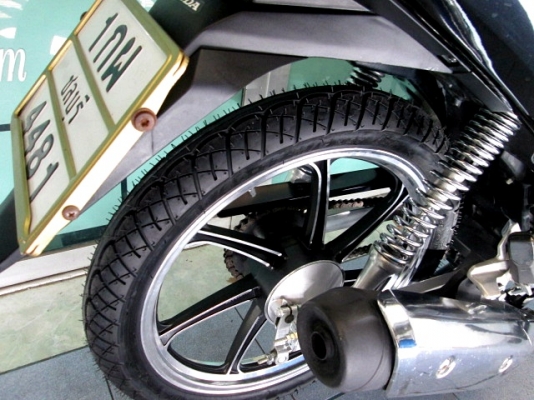 wave 125 i สีดำ สวย อมตะ ใส่ล้อแมกซ์แต่งยางใหม่หน้าหลัง สต๊าทเท้า รถเดือน กุมภาพันธุ์ ปี 58 ไมล์ 4 พันโล  แถม 3 รายการ 38900