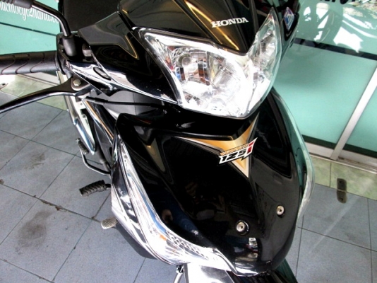 wave 125 i สีดำ สวย อมตะ ใส่ล้อแมกซ์แต่งยางใหม่หน้าหลัง สต๊าทเท้า รถเดือน กุมภาพันธุ์ ปี 58 ไมล์ 4 พันโล  แถม 3 รายการ 38900