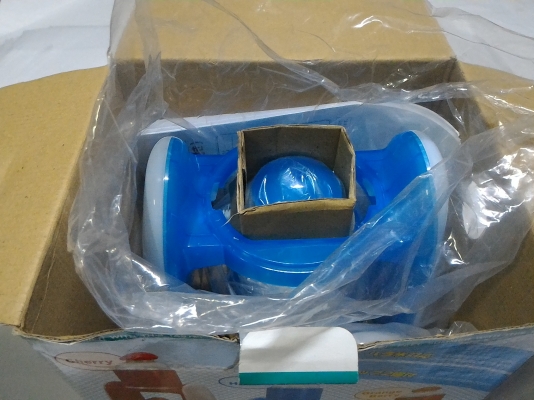 เครื่องปั่นน้ำแข็งให้เป็นเกร็ดๆ เพื่อทำน้ำแข็งไสใช้ไฟ 100 V. เป็นของใหม่