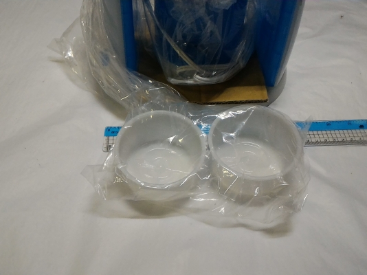 เครื่องปั่นน้ำแข็งให้เป็นเกร็ดๆ เพื่อทำน้ำแข็งไสใช้ไฟ 100 V. เป็นของใหม่