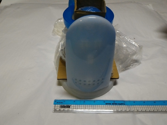 เครื่องปั่นน้ำแข็งให้เป็นเกร็ดๆ เพื่อทำน้ำแข็งไสใช้ไฟ 100 V. เป็นของใหม่