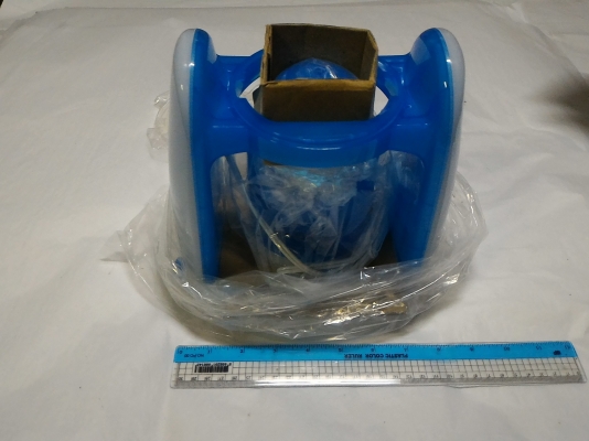 เครื่องปั่นน้ำแข็งให้เป็นเกร็ดๆ เพื่อทำน้ำแข็งไสใช้ไฟ 100 V. เป็นของใหม่