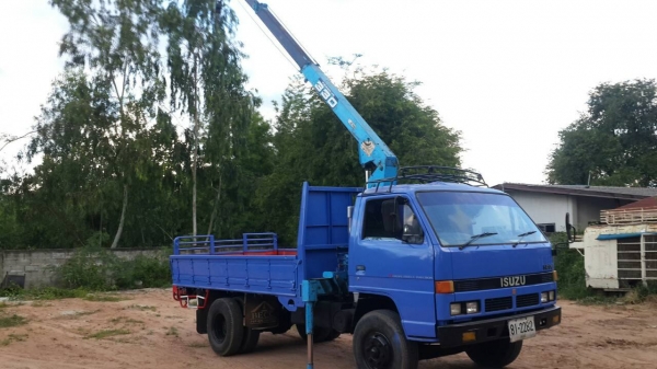 6ล้อติดเครนIsuzu npr115แรง เกียร์ร็อคช่วงล่างใหญ่หน้า-หลัง6น็อต0857698049 0887115178