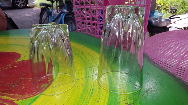 แก้วตูดจีบ งานเก่า ตอกตรามงกุฏ เอส ใบละ 50