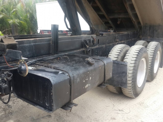 ขายรถบรรทุกสองเพลาดั้ม