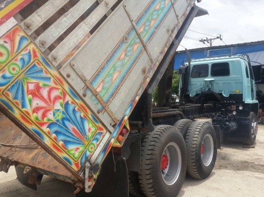 ขายรถบรรทุกสองเพลาดั้ม