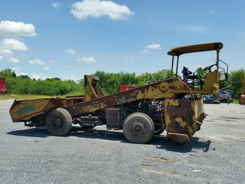 ขาย รถโรยหิน,ทราย,ยางมะตอย ใช้ร่วมกับรถปูยาง เครื่อง ISUZU เกียร์ออโต้