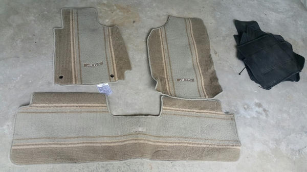 พรมแท้ Toyota Altis