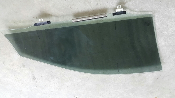 กระจกบานหน้าซ้าย ของแท้ Toyota Altis ปี 08-13