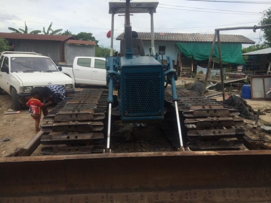 ขายKOMATSU D2-6 PL สภาพสวย พร้อมใช้งานเครื่องดี ช่วงล่างดี ใบแทร็คเต็ม