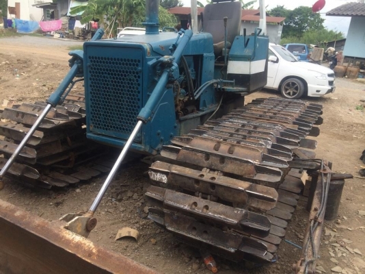 ขายKOMATSU D2-6 PL สภาพสวย พร้อมใช้งานเครื่องดี ช่วงล่างดี ใบแทร็คเต็ม