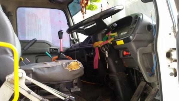 อีซูซุ320 ปี48