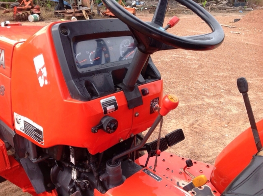 แทรกเตอร์คูโบต้าแอว 3408 สภาพดีเดิมๆทั้งคัน พร้อมใช้งาน มีผานดันหน้าและผานหลัง