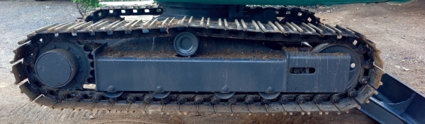 KOMATSU  25 รุ่น 7 (คอลโทนสั้นนำ้มัน)  มี VDOให้ชม  (แทรคเหล็กใหม่มือ 1)มีเอกสาร ติดต่อ 085-5632278 (ราคาต่อรองได้)