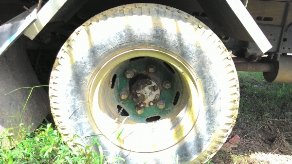 ขายISUZU NPR 115  แรงเครื่องเกียร์สีเดิมทั้งคันน็อตล้อ 6 ตัวยางดีกระบะยาว 4.3 เมตร