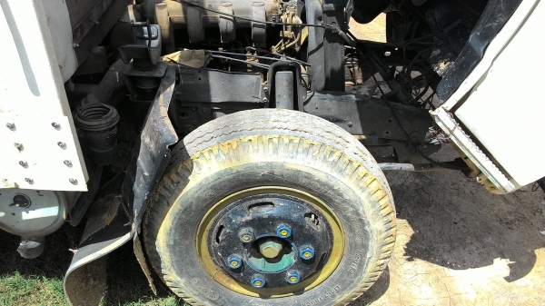 ขายISUZU NPR 115  แรงเครื่องเกียร์สีเดิมทั้งคันน็อตล้อ 6 ตัวยางดีกระบะยาว 4.3 เมตร