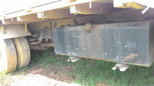 ขายISUZU NPR 115  แรงเครื่องเกียร์สีเดิมทั้งคันน็อตล้อ 6 ตัวยางดีกระบะยาว 4.3 เมตร