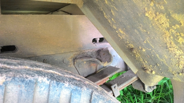 ขายISUZU NPR 115  แรงเครื่องเกียร์สีเดิมทั้งคันน็อตล้อ 6 ตัวยางดีกระบะยาว 4.3 เมตร