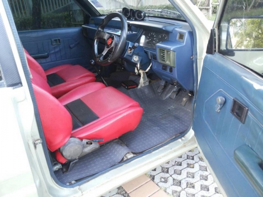 รถใช้งานใด้ปรกติ เครื่องดีไม่หลวมแห้งๆ เกียร์ดีไม่หลุดไม่หอน แชสชีไม่ผุไม่ดาม แบตใหม่ แอร์เย็น