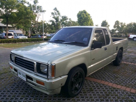 รถใช้งานใด้ปรกติ เครื่องดีไม่หลวมแห้งๆ เกียร์ดีไม่หลุดไม่หอน แชสชีไม่ผุไม่ดาม แบตใหม่ แอร์เย็น