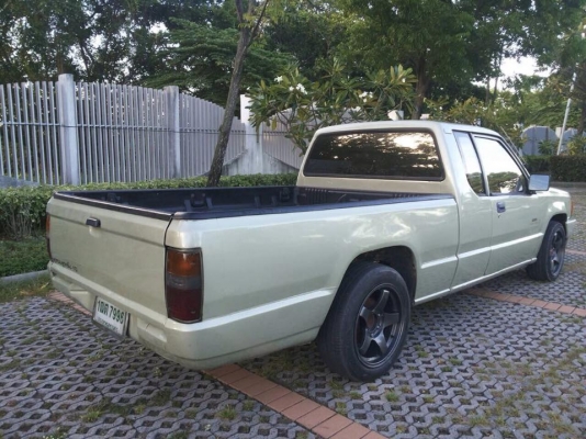 รถใช้งานใด้ปรกติ เครื่องดีไม่หลวมแห้งๆ เกียร์ดีไม่หลุดไม่หอน แชสชีไม่ผุไม่ดาม แบตใหม่ แอร์เย็น