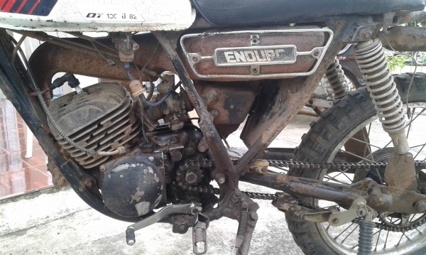 ขาย DT 100 ไม่มีเล่ม เครื่องติด ขี่ได้ ขายตามสภาพ ขาย DT 100 ไม่มีเล่ม เครื่องติด ขี่ได้ ขายตามสภาพ