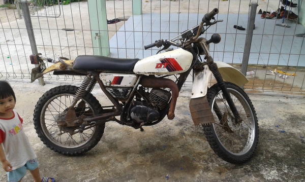 ขาย DT 100 ไม่มีเล่ม เครื่องติด ขี่ได้ ขายตามสภาพ