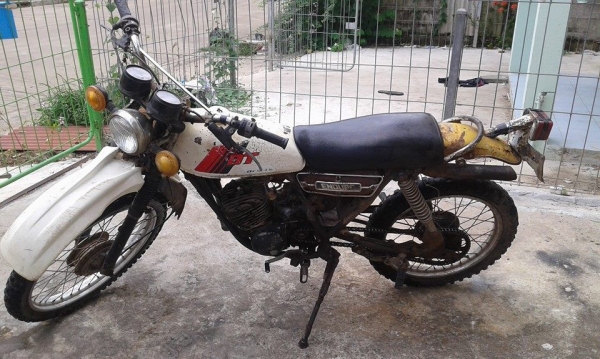 ขาย DT 100 ไม่มีเล่ม เครื่องติด ขี่ได้ ขายตามสภาพ ขาย DT 100 ไม่มีเล่ม เครื่องติด ขี่ได้ ขายตามสภาพ