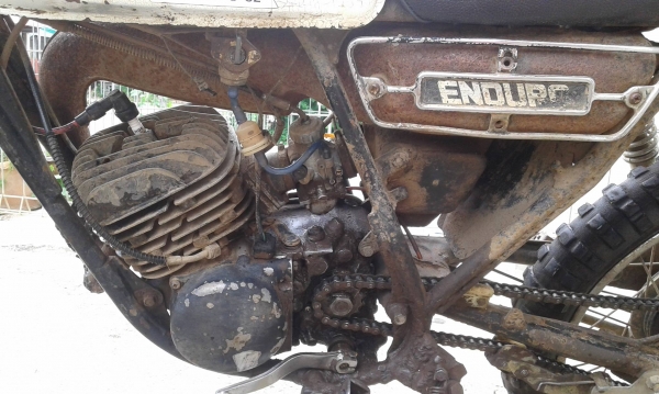 ขาย DT 100 ไม่มีเล่ม เครื่องติด ขี่ได้ ขายตามสภาพ ขาย DT 100 ไม่มีเล่ม เครื่องติด ขี่ได้ ขายตามสภาพ