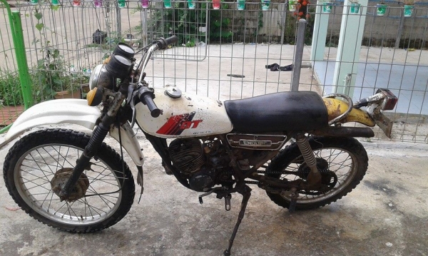 ขาย DT 100 ไม่มีเล่ม เครื่องติด ขี่ได้ ขายตามสภาพ ขาย DT 100 ไม่มีเล่ม เครื่องติด ขี่ได้ ขายตามสภาพ