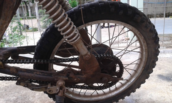 ขาย DT 100 ไม่มีเล่ม เครื่องติด ขี่ได้ ขายตามสภาพ ขาย DT 100 ไม่มีเล่ม เครื่องติด ขี่ได้ ขายตามสภาพ