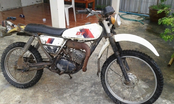 ขาย DT 100 ไม่มีเล่ม เครื่องติด ขี่ได้ ขายตามสภาพ ขาย DT 100 ไม่มีเล่ม เครื่องติด ขี่ได้ ขายตามสภาพ