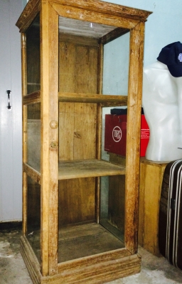 ตู้ไม้สัก 3 ชั้นสวยครับ