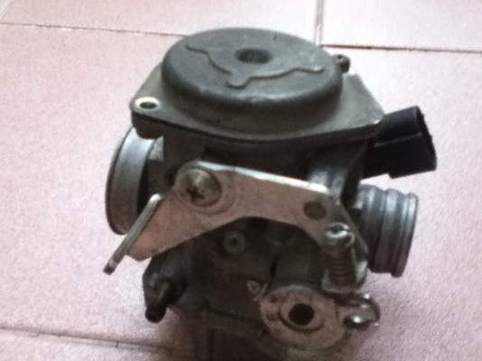 ต้องการขายคาบูเรเตอร์scoopy50ccและตระกร้าหน้ารถ