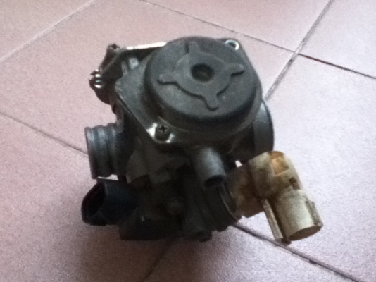 ต้องการขายคาบูเรเตอร์scoopy50ccและตระกร้าหน้ารถ