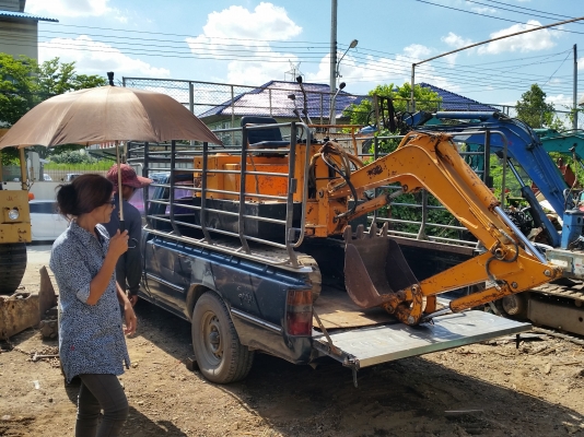 ขอบคุณเสี่ยปราจีนมากครับ อุดหนุหรถแบคโฮจิ๋วไป ขึ้นรถบิ๊กอัพได้ พอดีเลยครับ