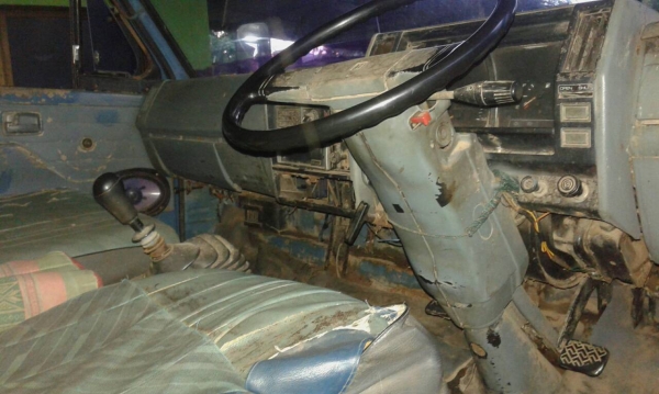 หกล้อ อีซซู NPR115 ห้างเกียร์สั่น สภาพเดิมๆพร้อมใช้งาน ทะเบียนพร้อมโอน  ดูรถได้ที่ บ.ท่าสองคอน จ.มหาสารคาม