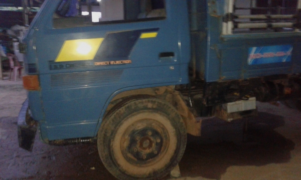 หกล้อ อีซซู NPR115 ห้างเกียร์สั่น สภาพเดิมๆพร้อมใช้งาน ทะเบียนพร้อมโอน  ดูรถได้ที่ บ.ท่าสองคอน จ.มหาสารคาม