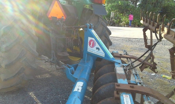 ขายจอนเดียร์สวยๆ ใช้งานน้อย สวยมากๆ ไถไร่หรือติดคีบสบายมาก ขายจอนเดียร์สวยๆ ใช้งานน้อย สวยมากๆ ไถไร่หรือติดคีบสบายมาก