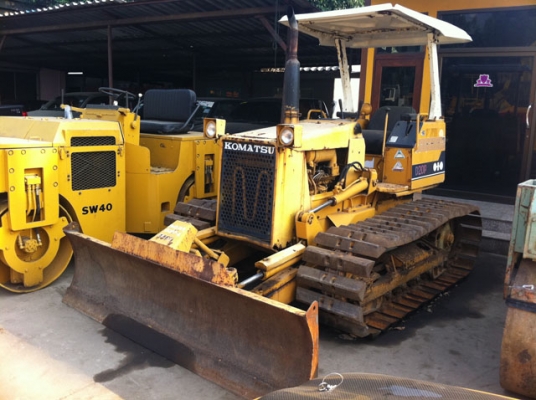 ขายด่วนแทรกเตอร์KOMATSU D20P-6 เก่าญี่ปุ่น ใบมีด6ทิศทาง