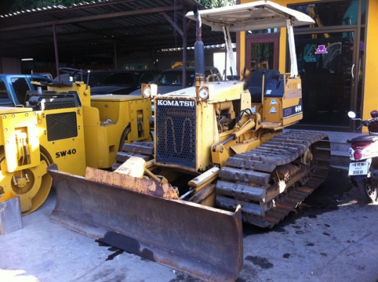 ขายด่วนแทรกเตอร์KOMATSU D20P-6 เก่าญี่ปุ่น ใบมีด6ทิศทาง