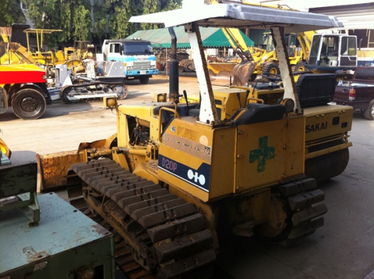 ขายด่วนแทรกเตอร์KOMATSU D20P-6 เก่าญี่ปุ่น ใบมีด6ทิศทาง