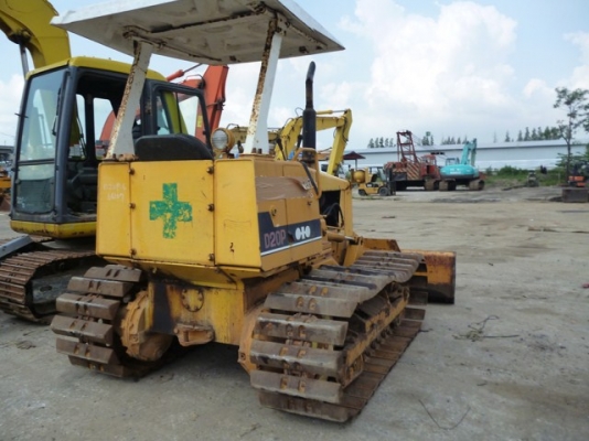 ขายด่วนแทรกเตอร์KOMATSU D20P-6 เก่าญี่ปุ่น ใบมีด6ทิศทาง