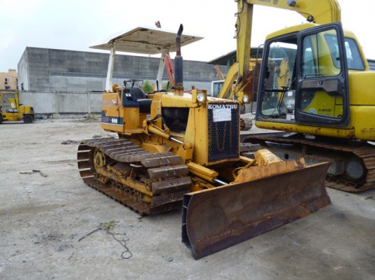 ขายด่วนแทรกเตอร์KOMATSU D20P-6 เก่าญี่ปุ่น ใบมีด6ทิศทาง