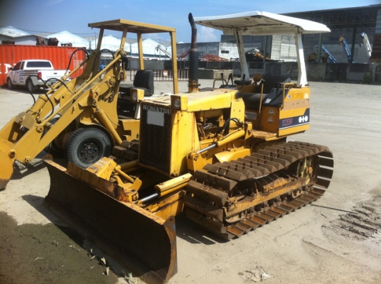 ขายด่วนแทรกเตอร์KOMATSU D20P-6 เก่าญี่ปุ่น ใบมีด6ทิศทาง
