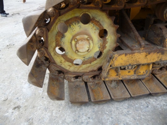 ขายด่วนแทรกเตอร์KOMATSU D20P-6 เก่าญี่ปุ่น ใบมีด6ทิศทาง