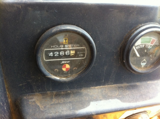 ขายด่วนแทรกเตอร์KOMATSU D20P-6 เก่าญี่ปุ่น ใบมีด6ทิศทาง