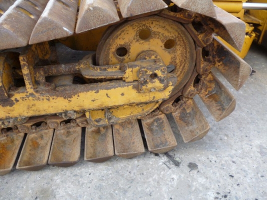 ขายด่วนแทรกเตอร์KOMATSU D20P-6 เก่าญี่ปุ่น ใบมีด6ทิศทาง